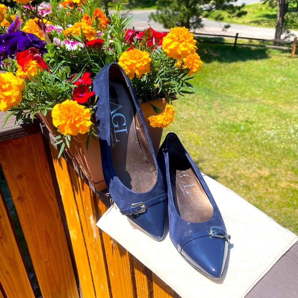 AGL Italian classic in a sparkle flecked suede & patent leather